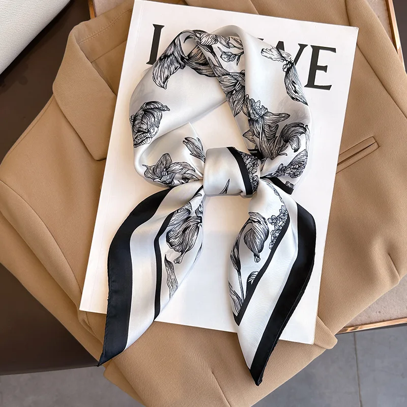 Silk Scarf Square - Foulard Carré à Imprimé Floral de
