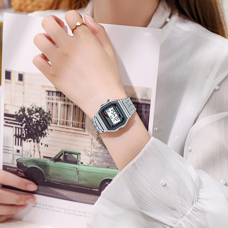 LED bracelet en acier inoxydab - Women Accessories Display avis et prix