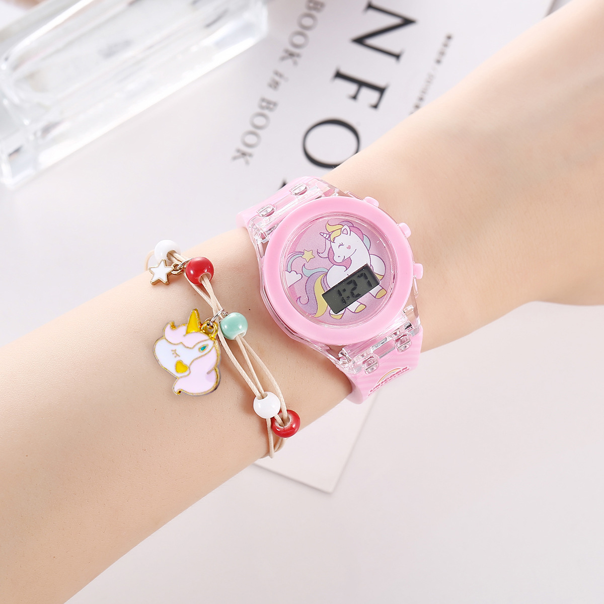Montres pour filles en forme d - Women Accessories Display avis et prix